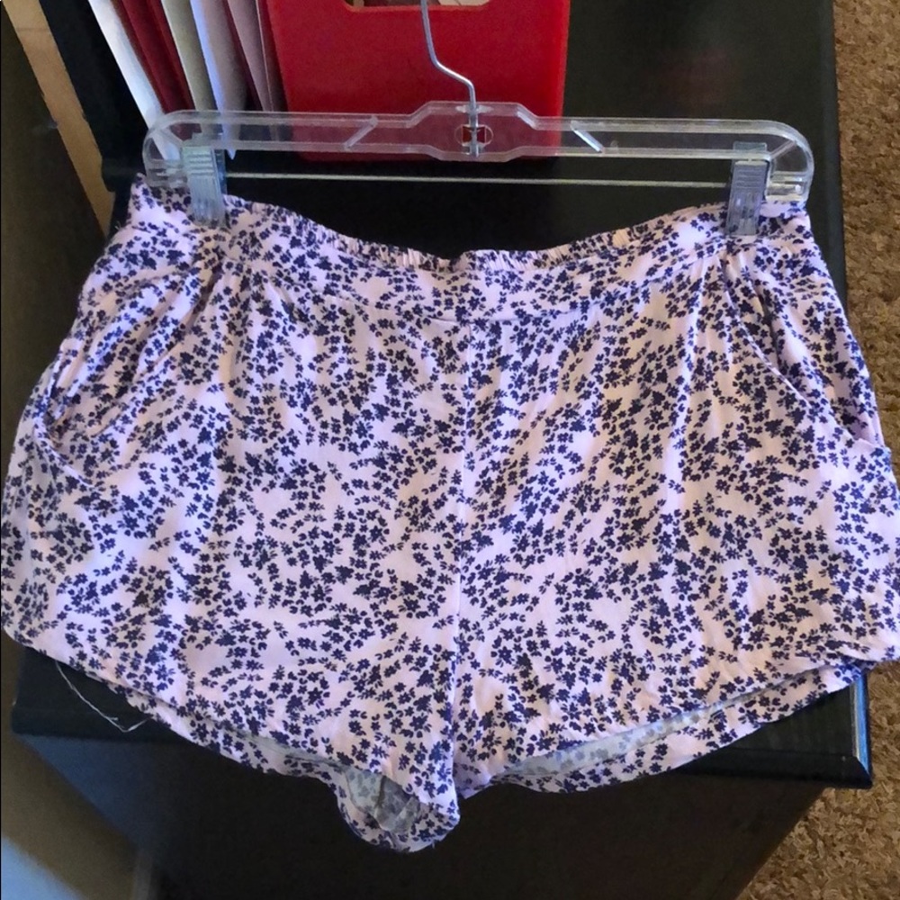 L.A. Hearts Lilac Flowy Shorts